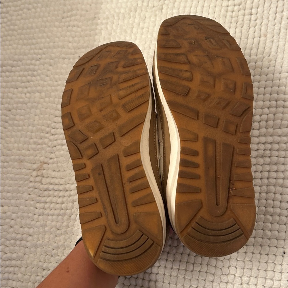 Lace up sneaker - Picture 7 of 11
